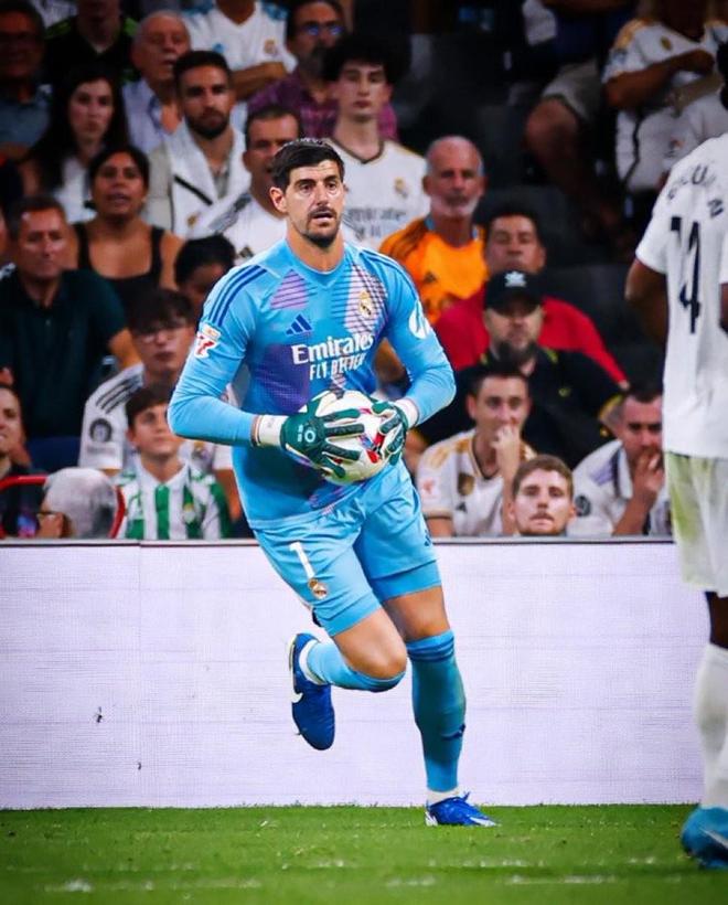 皇马门将库尔图瓦因伤休战两周,球队迎战塞维利亚(门将库尔图瓦简介) 皇马门将库尔图瓦因伤休战两周,球队迎战塞维利亚(门将库尔图瓦简介)